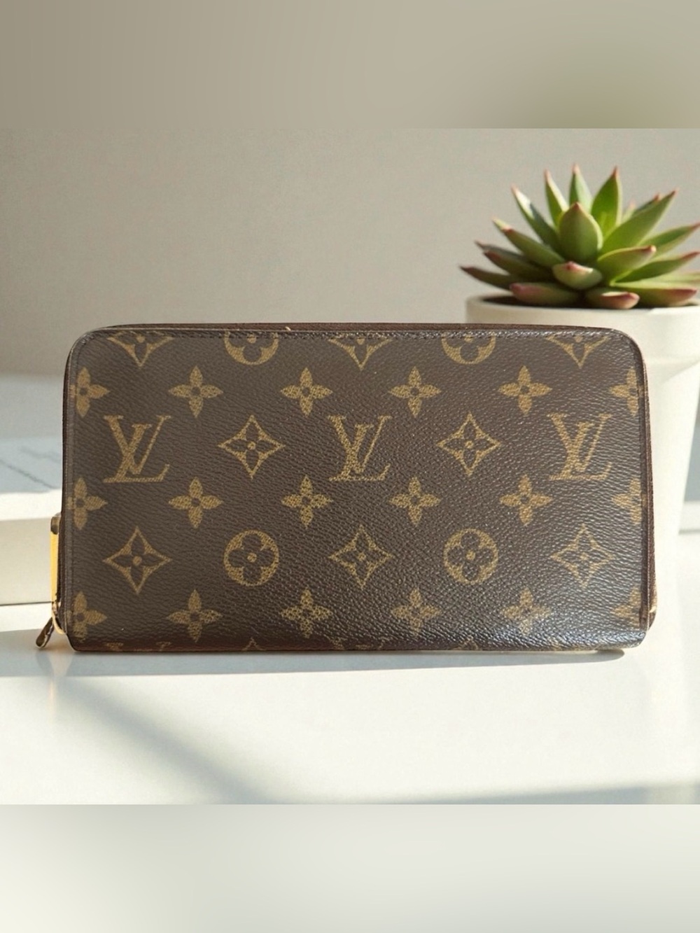 Louis Vuitton Monogram Canvas Brown/Gold Zip Around Wallet vintage 2006 Leather